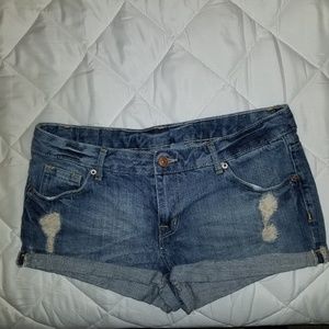 H & M jean shorts